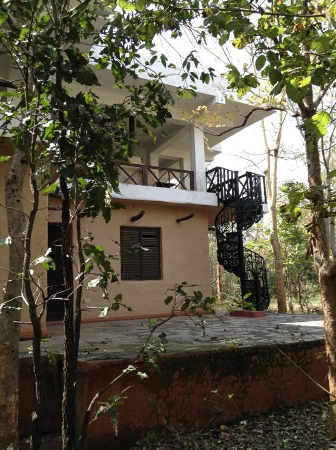 Monsoon Forest alojamiento Tāla Exterior foto
