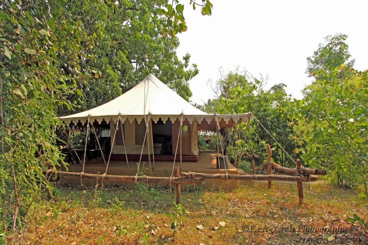 Monsoon Forest alojamiento Tāla Exterior foto